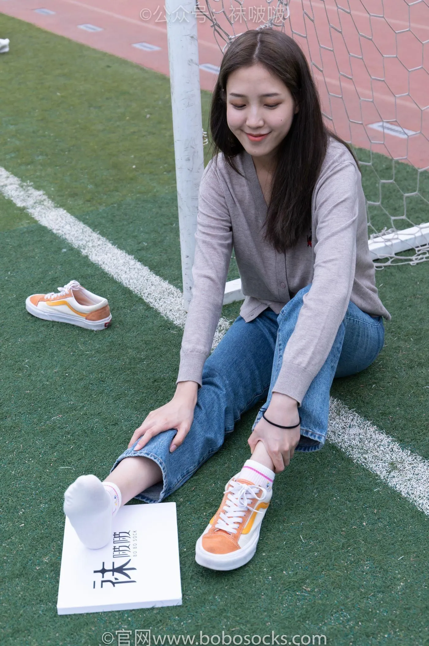 [BoBoSocks袜啵啵]NO.004 泡芙-vans帆布鞋、白棉袜、裸足 [127P]插图6